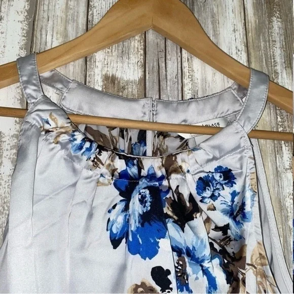 White House Black Market Lavender Floral Sleeveless Blouse - Picture 6 of 8